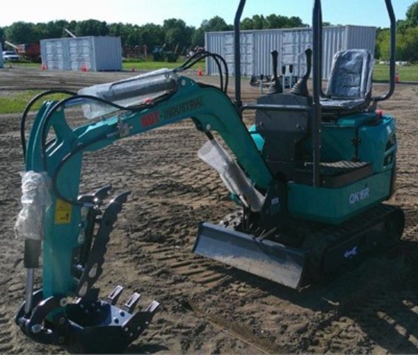 lot 3209 image: Unused AGT Mini Excavator  QK16R