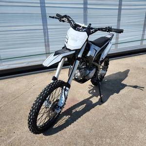 lot 535 image: New DB-Thunder 150 140 cc Racing, Clutch, Kick Start, Double Spar Frame 220 (Black)