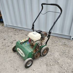 lot 595 image: Billy Goat PR550H Power Rake  Lawn Dethatcher