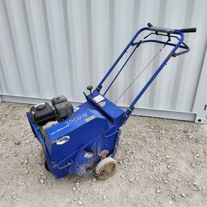 lot 605 image: Bluebird 530 Lawn Aerator