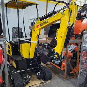 lot 3230 image: Unused AGT 1 Ton Mini Excavator  QH12R