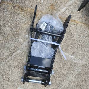 lot 5027A image: Unused Miva Excavator Hydraulic Thumb Clip