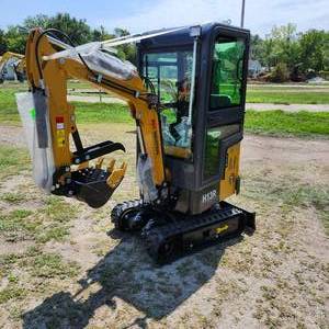 lot 3243 image: Unused AGT 1 Ton Mini Excavator  H13R
