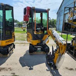 lot 3248 image: Unused AGT Mini Excavator  QK18RXS-C  Broken Glass On Front Window