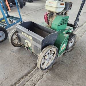 lot 592 image: Billy Goat OS900SPH Self-Propelled Lawn Overseeder