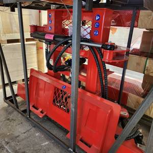 lot 3258 image: Unused AGT Skid Steer Tree Shears  ECSSRB