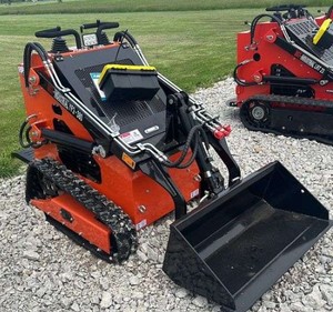 lot 3235 image: Unused AGT Skid Steer Loader  YF2-380
