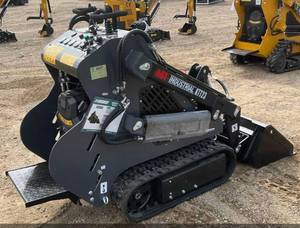 lot 3271 image: Unused AGT Mini Skid Steer  KITT23