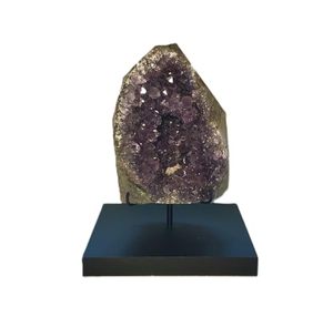 lot 18427 image: Clearco Oil lamp and Mineral Artifact Display Stand for Ancient Oil Lamps,Minerals,and Other Artifacts (Large)