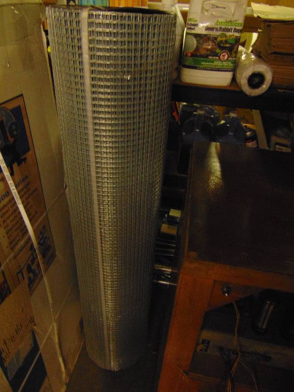 lot 1041 image: (1) roll Galvanized wire 48 x 100 (12 square grid)