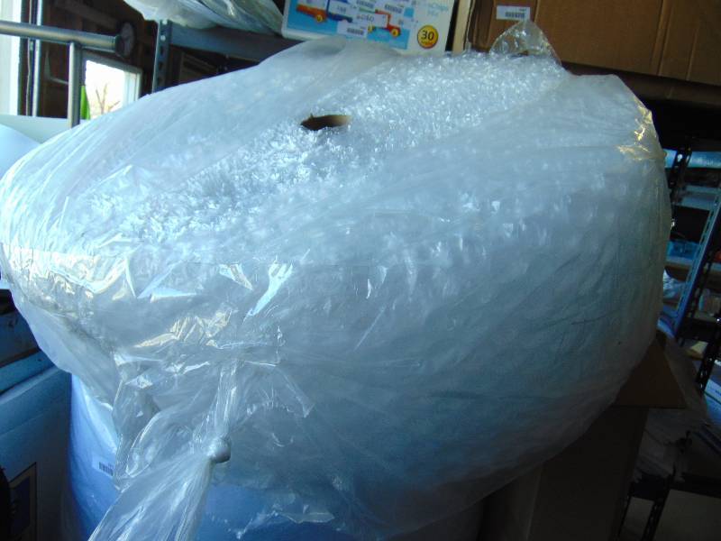 lot 1093 image: (1) roll bubble wrap, 12 x 32 diameter roll