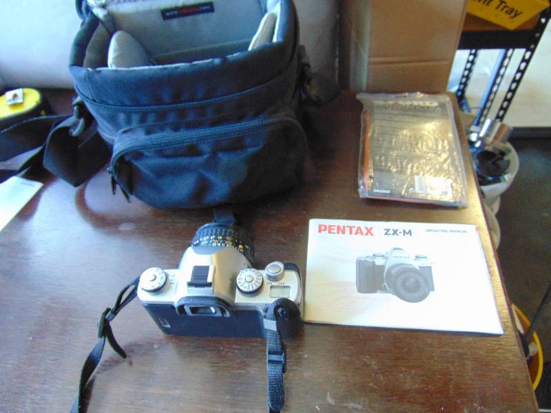 lot 1101 image: Pentax ZX-M Camera w case, used