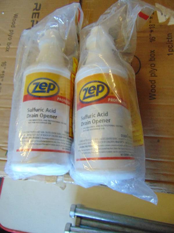 lot 1104 image: (2) bottle Zep Sulpheric Acid Drain Opener, 1 quart bottles