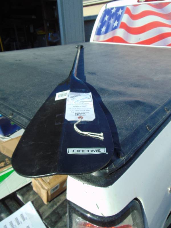 lot 1211 image: Lifetime Paddle, store return- extension button sticks, 6 up to 7-12 long