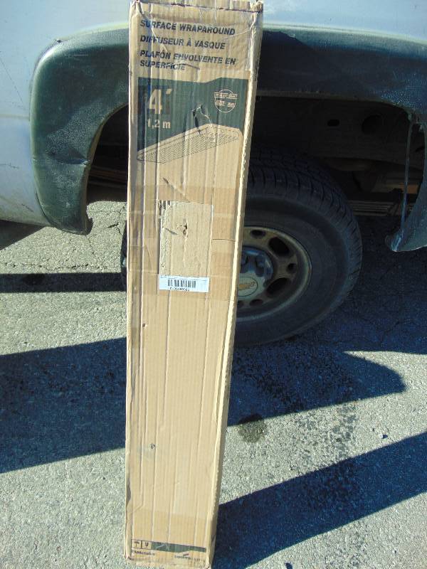 lot 1212 image: Cooper 4 Surface Wrap Around Light