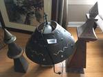 Lot of (2) decor pieces and lamp