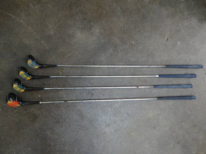 lot 761 image: Lot of 4 PowerBilt 1, 3,4 & 5 golf clubs