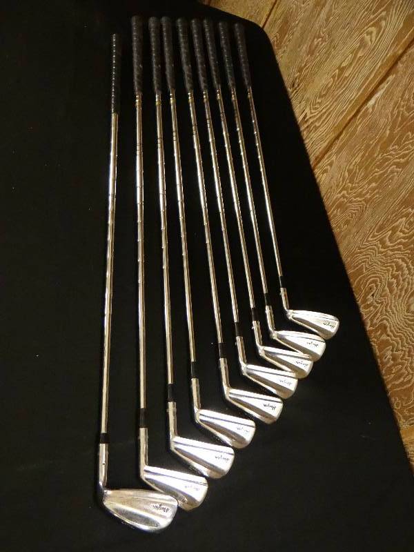 lot 764 image: Lot of 9 Vintage Hogan Vector golf clubs