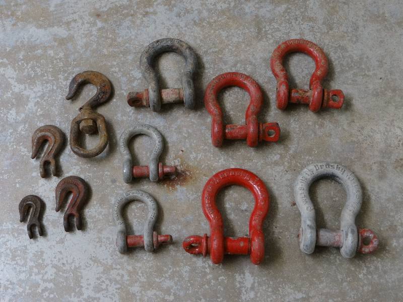 lot 771 image: Lot of crosby shackle and hook lot