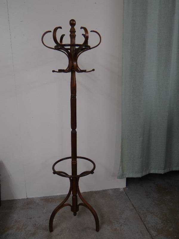 lot 784 image: Wooden Coat Rack with Swivel Top 72 Tall