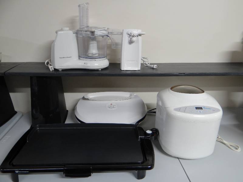 lot 814 image: Lot of small kitchen appliances