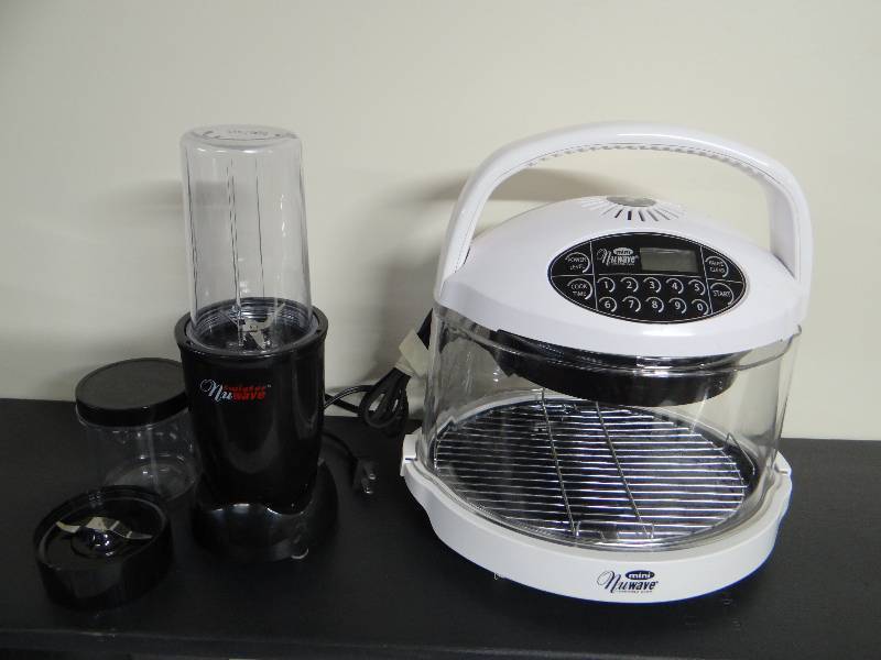lot 815 image: 2- Nuwave small appliances