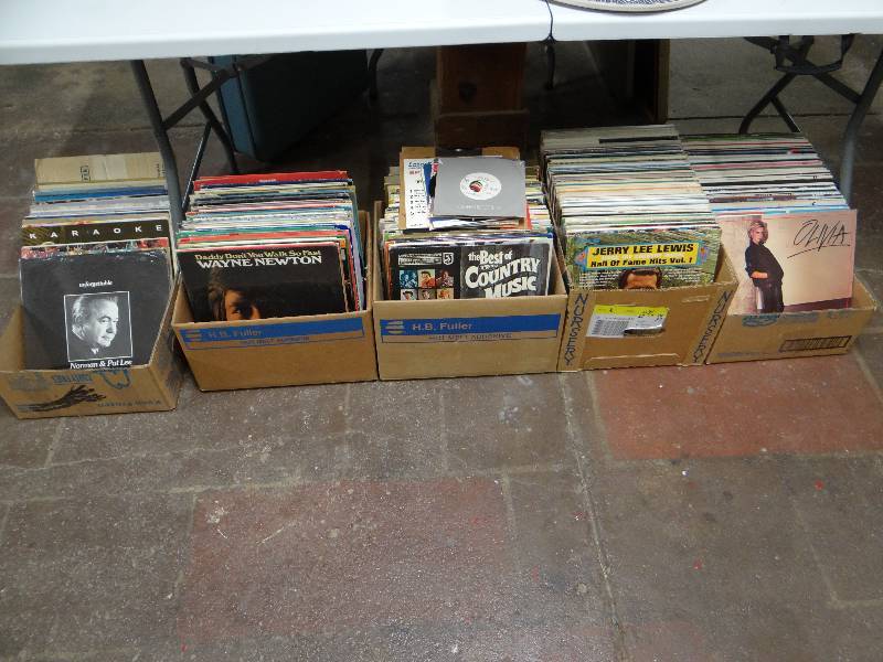 lot 831 image: Lot of various albums