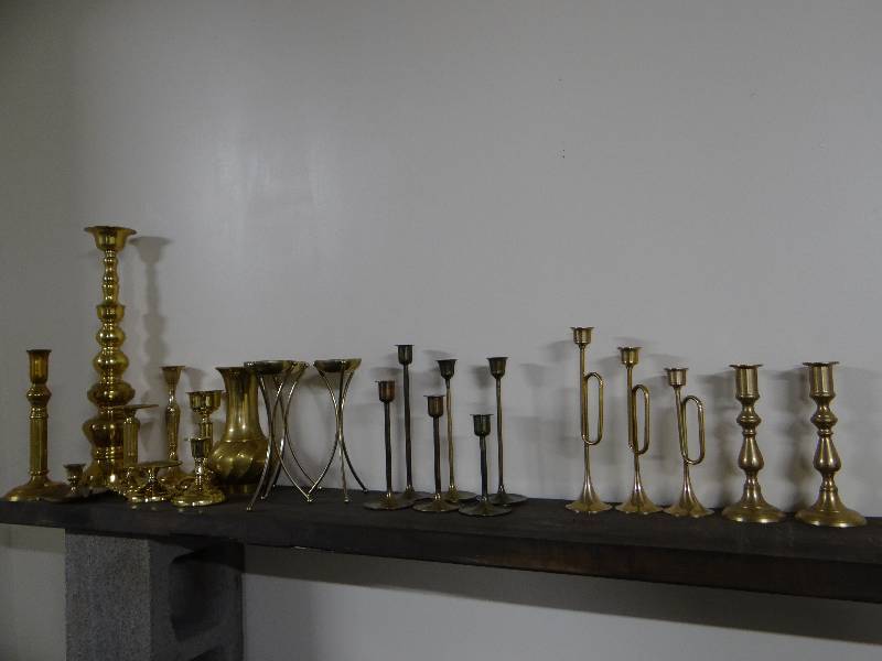 lot 840 image: Lot of various brass candle holders