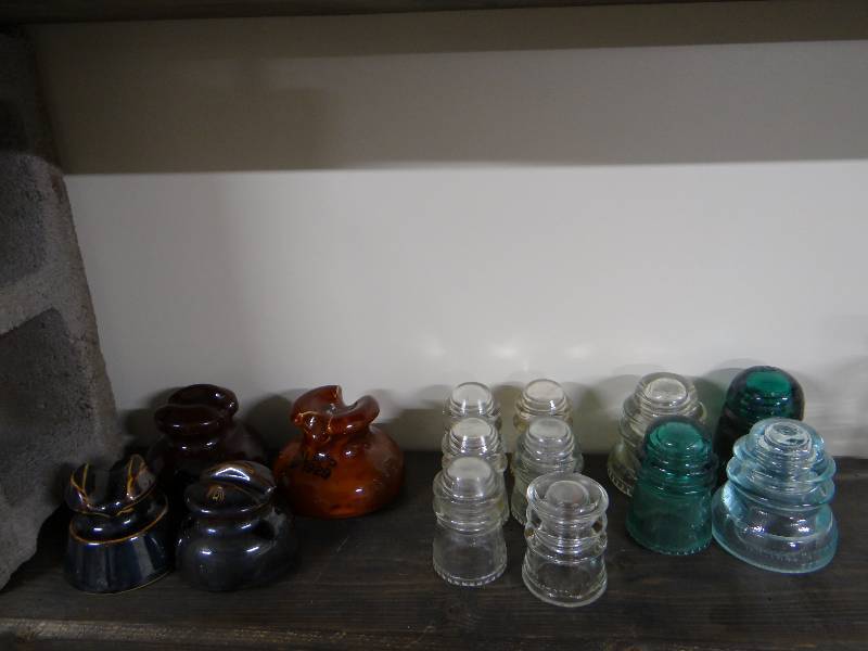 lot 842 image: Various vintage insulators