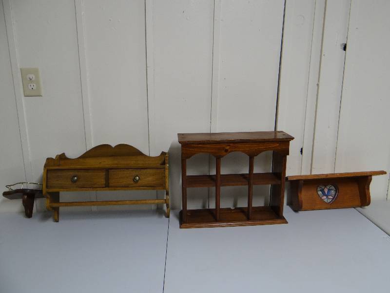 lot 844 image: Wood wall decorshelves
