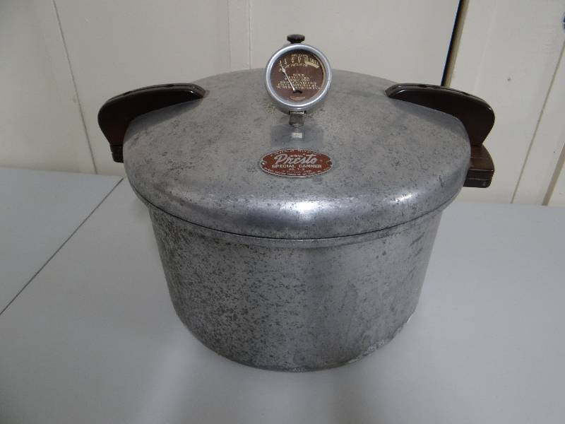 lot 847 image: Presto special canner cooker