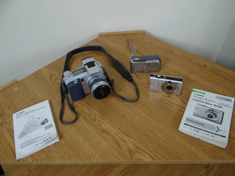 lot 854 image: 3 digital cameras