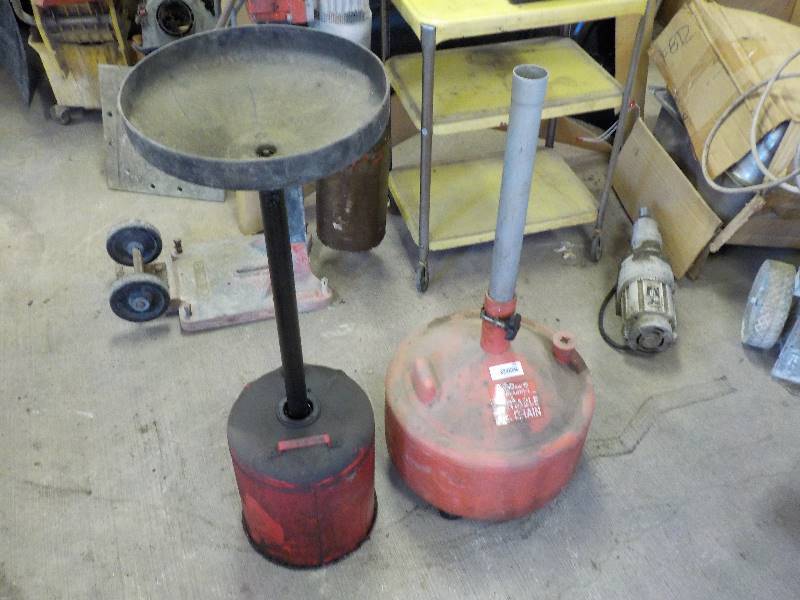 lot 3587 image: 2 oil drain containers