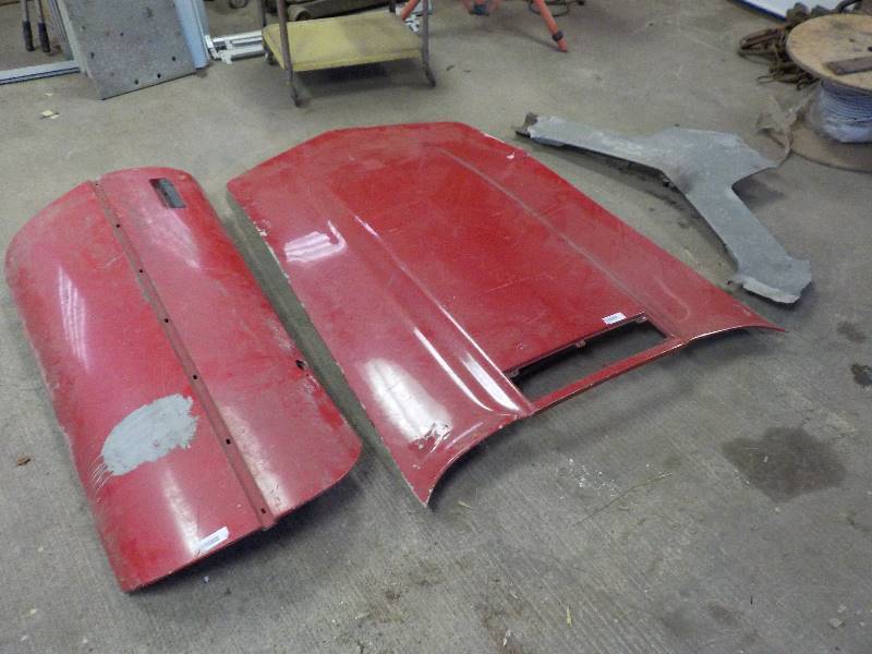 lot 3605 image: corvette door, hood, front support