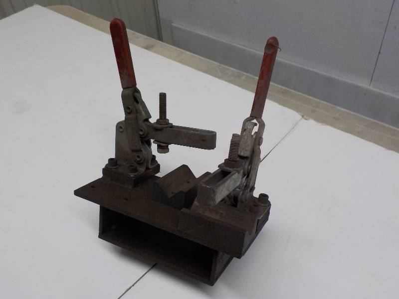 lot 3607 image: Destaco 90 welding clamp