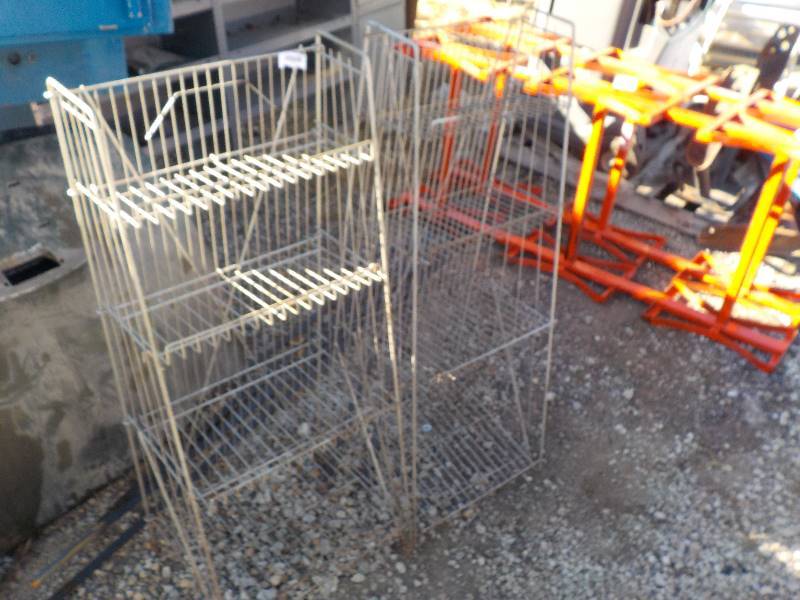 lot 3626 image: 2 wire racks