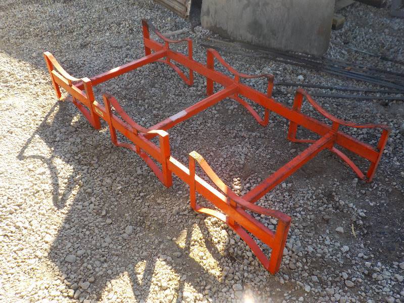 lot 3628 image: MECO amaha 55 gal stackable barrel rack