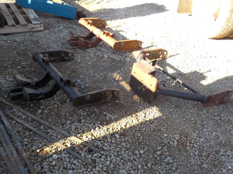 lot 3640 image: 3 hitches