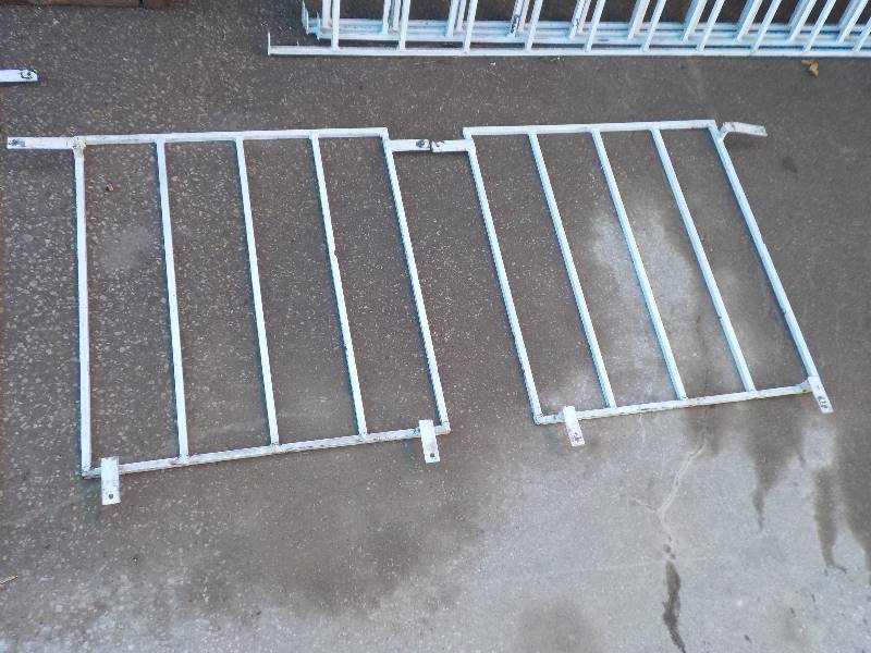 lot 3643 image: 2 heavy window steel security bars