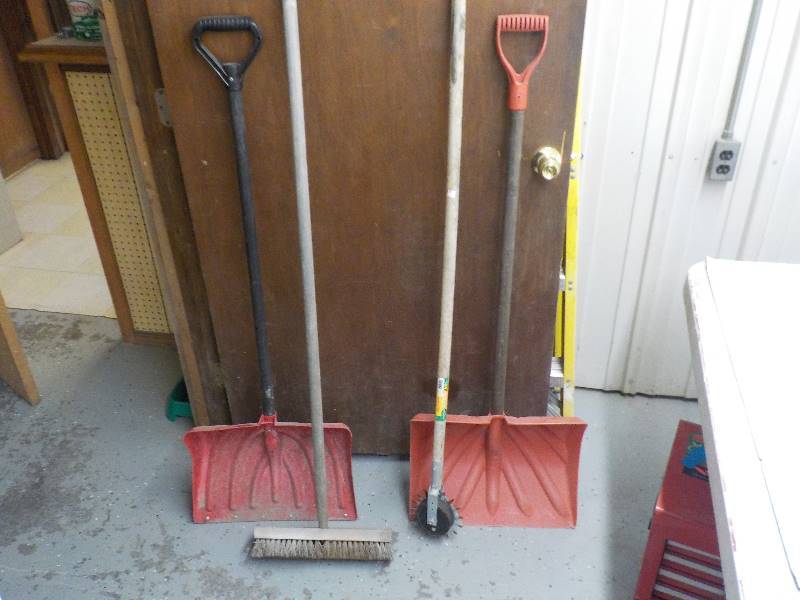 lot 3724 image: 2 snow shovels. broom. manual edger