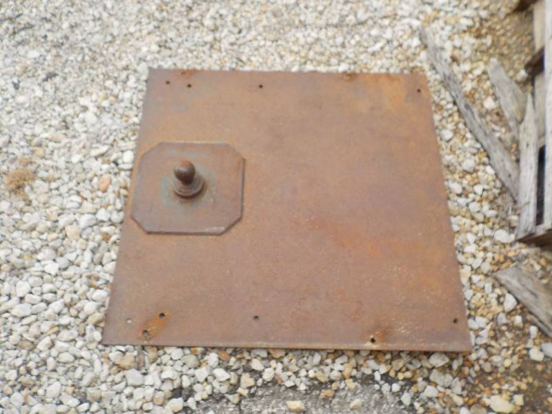 lot 3729 image: metal plate with ball hitch