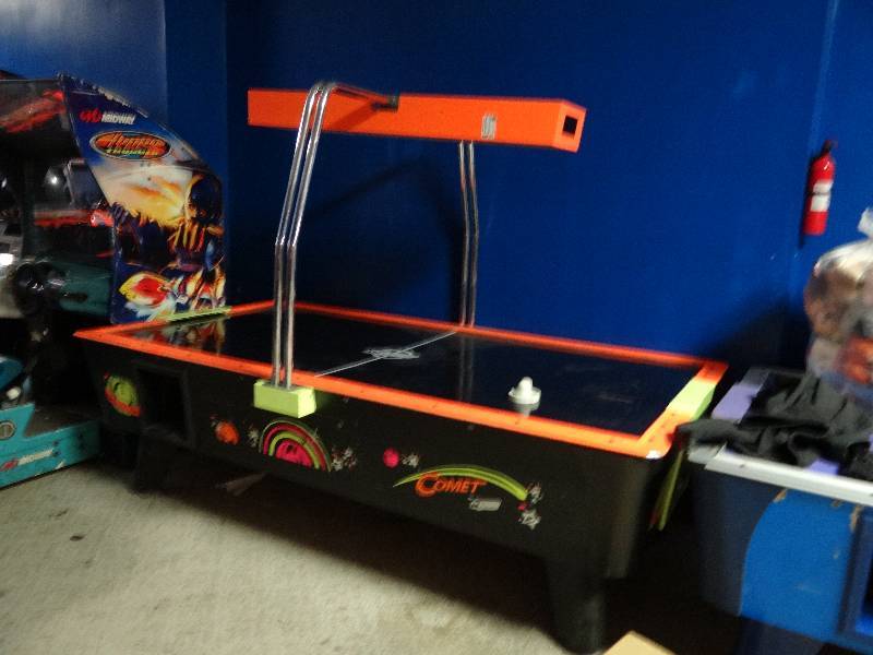 lot 6079 image: Dynamo Hockey Arcade Game