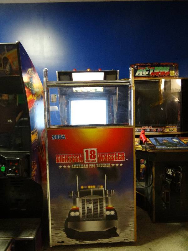 lot 6082 image: Sega Eighteen Wheeler Arcade Game