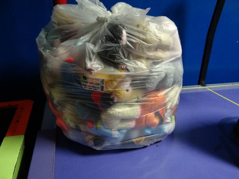 lot 6096 image: Lot of Standard Toys - 1 Bag