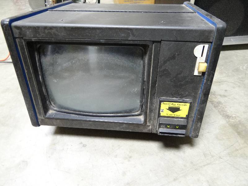 lot 6104 image: Mega Touch Maxx Emerald Edition Countertop Trivia Game