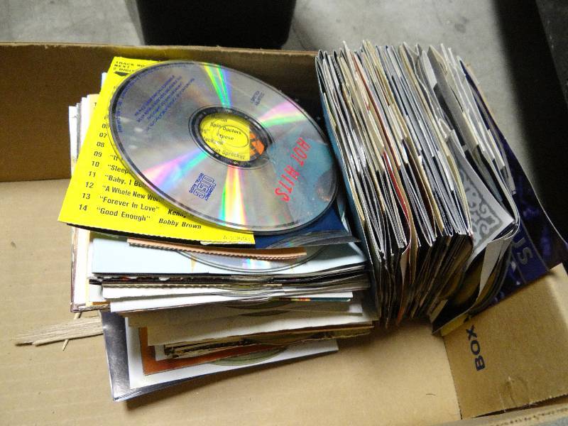 lot 6111 image: Lot of Music CDs
