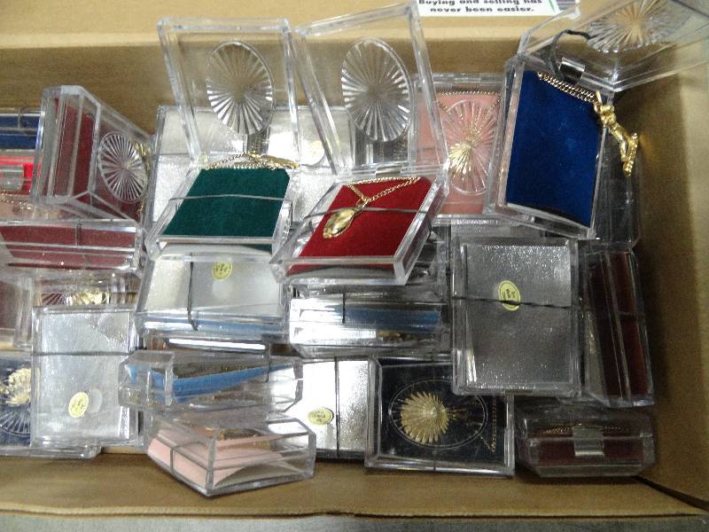 lot 6113 image: Jewelry Crane Jewelry Lot