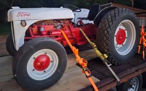 lot 1852 image: Nice Show Quality Ford 8N-B Tractor - Flathead Motor, Good Turf Tires, PTO