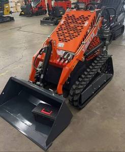 lot 1871 image: Unused 2024 AGT YSRT14 Stand-On Skid Steer Track Loader Crawler Aux Hyd YSRT-14