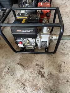 lot 17 image: American camper 6.5 hp gas engine water pump